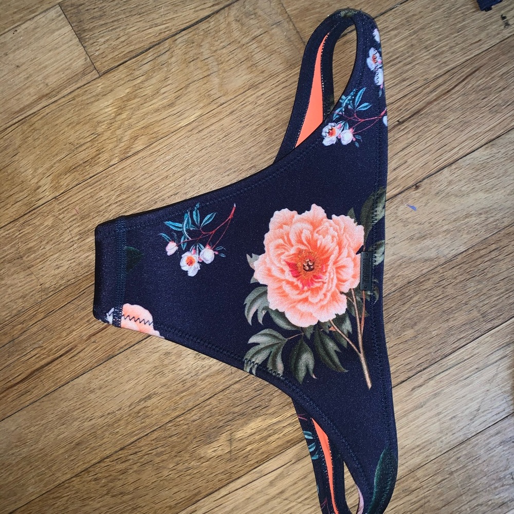 Triangl Bikini bottoms